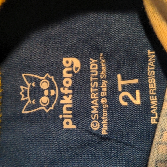 Carter's sleep set with PinkFong bonus shirt 24month - Picture 3 of 8